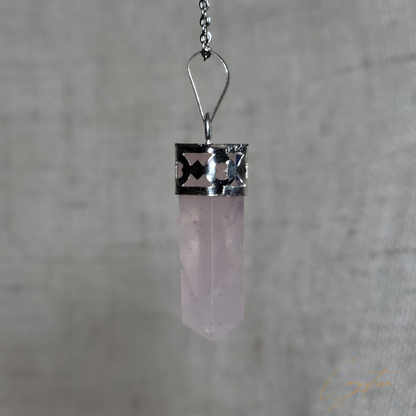 Pendentif en Quartz Rose: Le Joyau de l’Amour et de la Sérénité