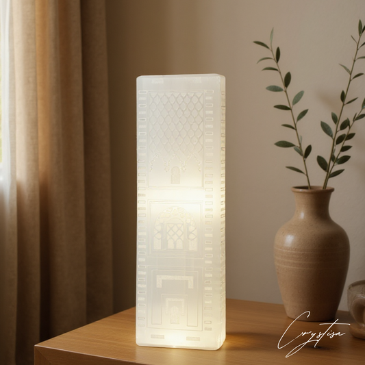 Lampe en Sélénite : Design Unique Inspiré de la Tour Hassan