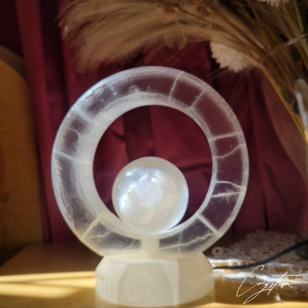 Lampe 2 en 1 en Sélénite "Éclat Lunaire" avec Boules