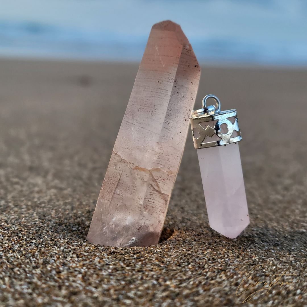 Pendentif en Quartz Rose: Le Joyau de l’Amour et de la Sérénité